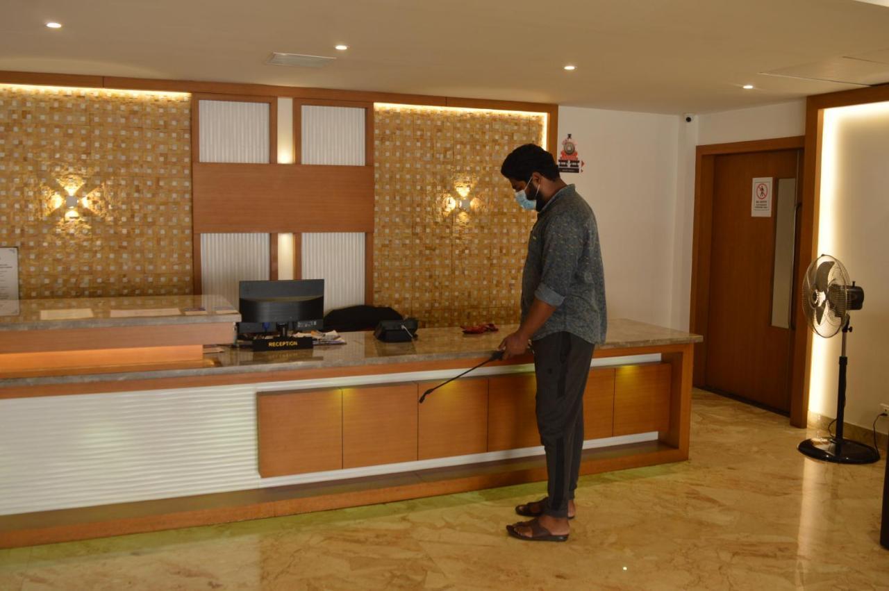 Hotel Apsara Shoranur Экстерьер фото