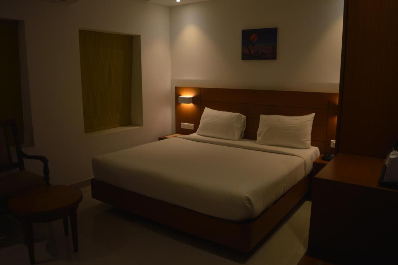 Hotel Apsara Shoranur Экстерьер фото