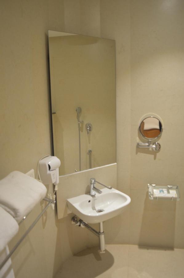 Hotel Apsara Shoranur Экстерьер фото
