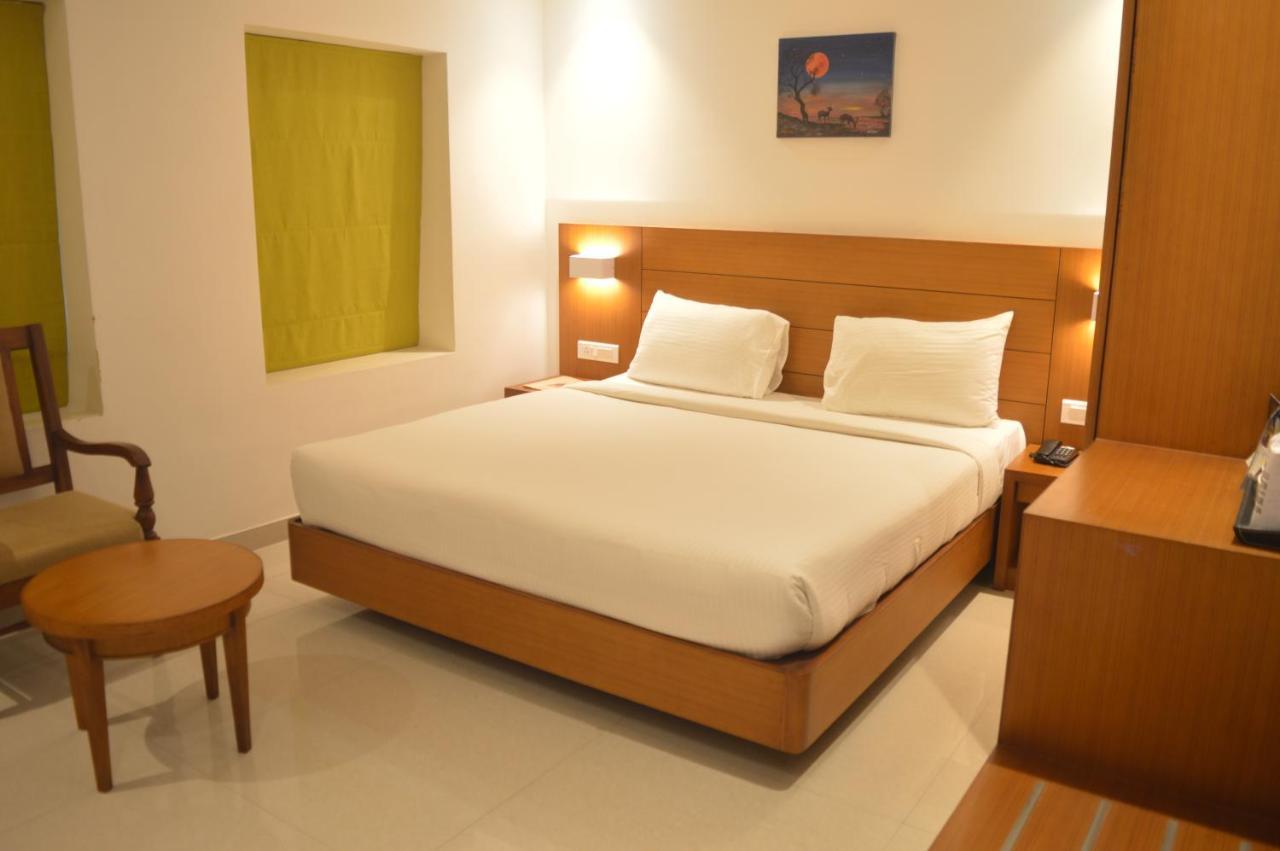 Hotel Apsara Shoranur Экстерьер фото